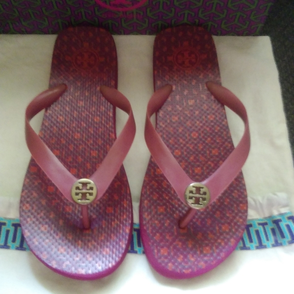 Tory Burch floral flip flop (Authentic) - Picture 5 of 7